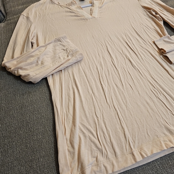 St. John Light Peach Long Sleeve Casual Basic Coastal V-neck Top Size Medium - Picture 3 of 6